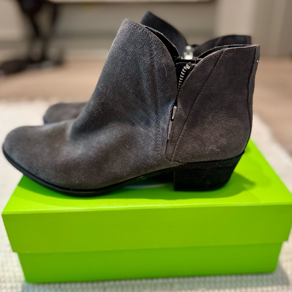 Lucky Brand Women’s Ankle Boots; size 8 (medium width), material-leather upper